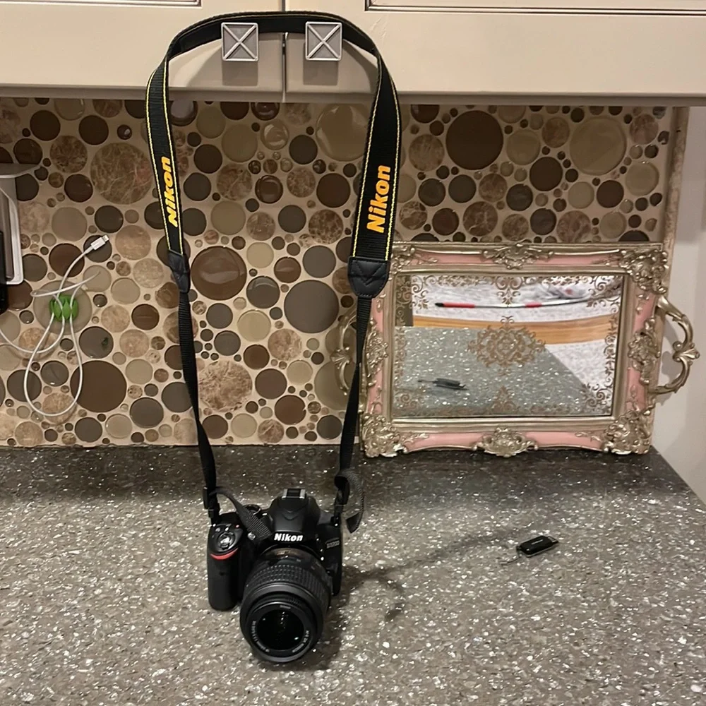 Nikon camera D3200 with extra lens